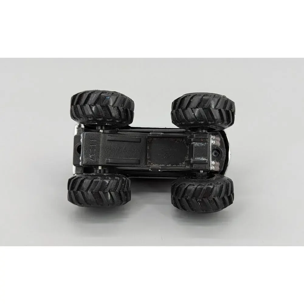Maisto Diecast 4x4 Monster Trucks Black Road to the Grave & Red Dirt Demons 1/64